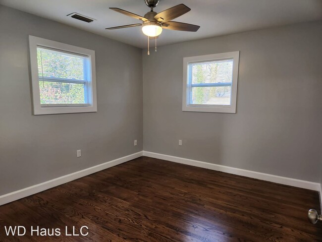 Building Photo - 5 br, 3 bath House - 18 Pine Creek Court