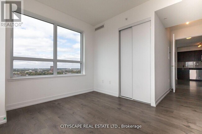 Photo du bâtiment - 1420 Dupont St