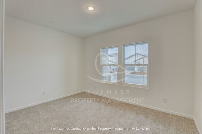 Foto del edificio - Brand New 4 bd 2 bth Solar home in desirab...