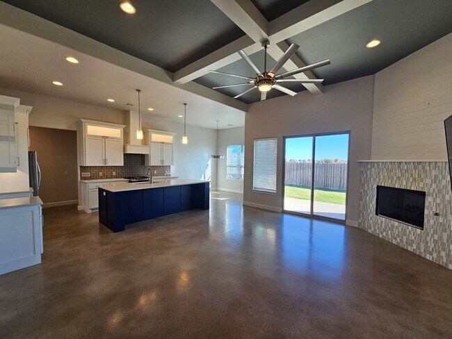 Foto del edificio - (3) Bed/(2.5) Bath in Monterey II Addition...