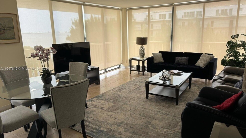 Foto principal - 780 NE 69th St