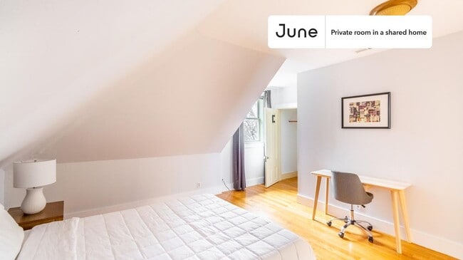 Foto del edificio - Room in Shared 5 bed/2.5 bath home