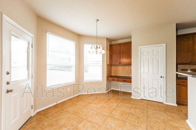 Foto del edificio - 5731 White Oak Cove
