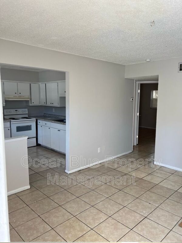 Foto del edificio - 2708 Broadway Cir