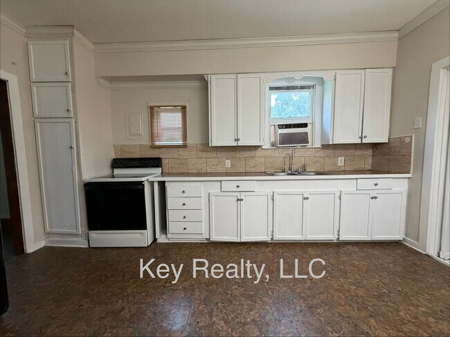 Building Photo - ****100 Hill Street - Pineville