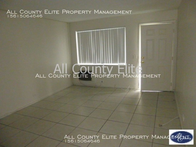 Building Photo - 2/1 in West Palm Beach, off Dixie and 20th St