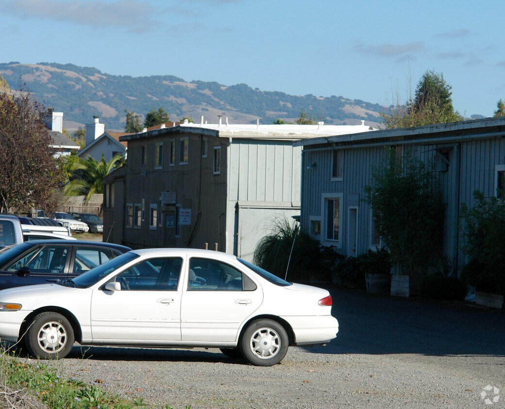 7874 - 7890 Old Redwood Highway - 7874-7890 Old Redwood Hwy