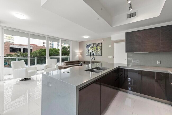 Foto del edificio - 139 NE 32nd St