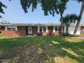 Building Photo - 836 Miles Dr
