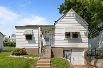 Building Photo - 7129 Greenhaven Dr