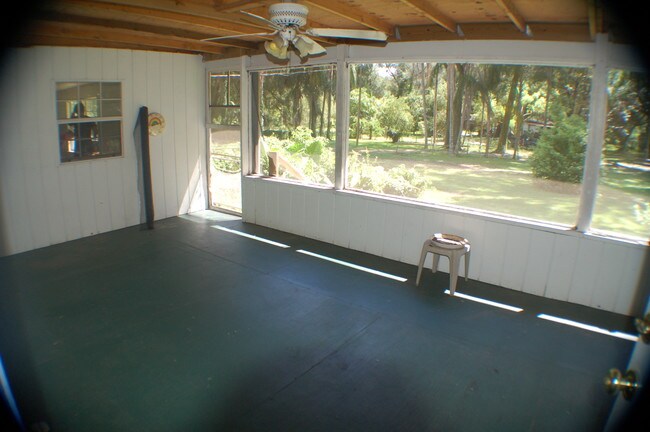 Building Photo - 608 S Taylor Rd