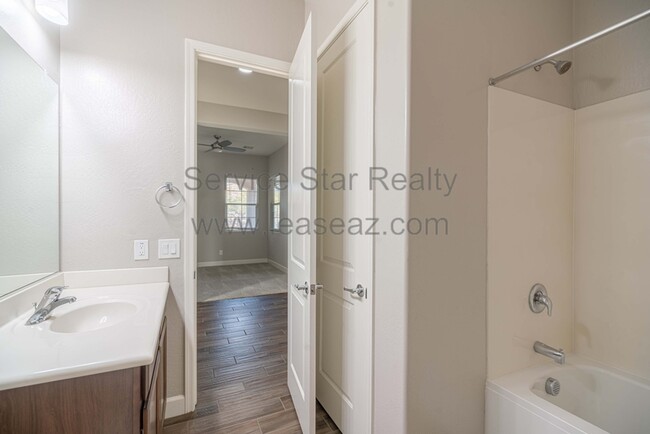 Building Photo - 9275 W Plum Rd