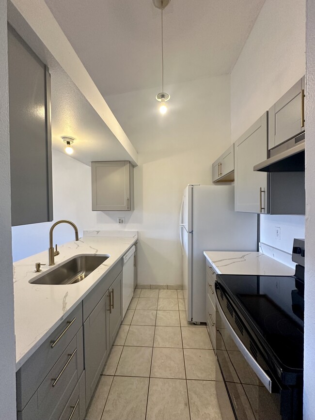 Building Photo - 4285 S Salida Way