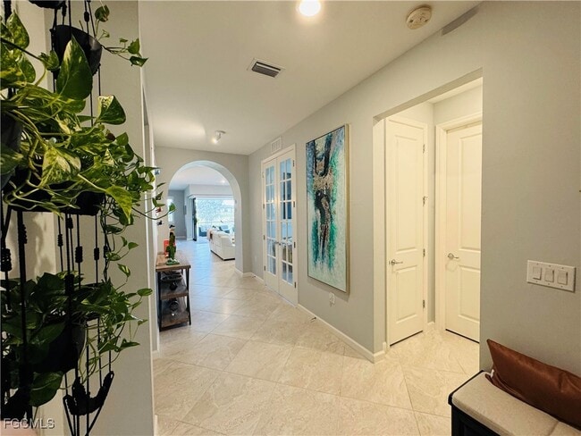 Foto del edificio - 3333 Hampton Blvd