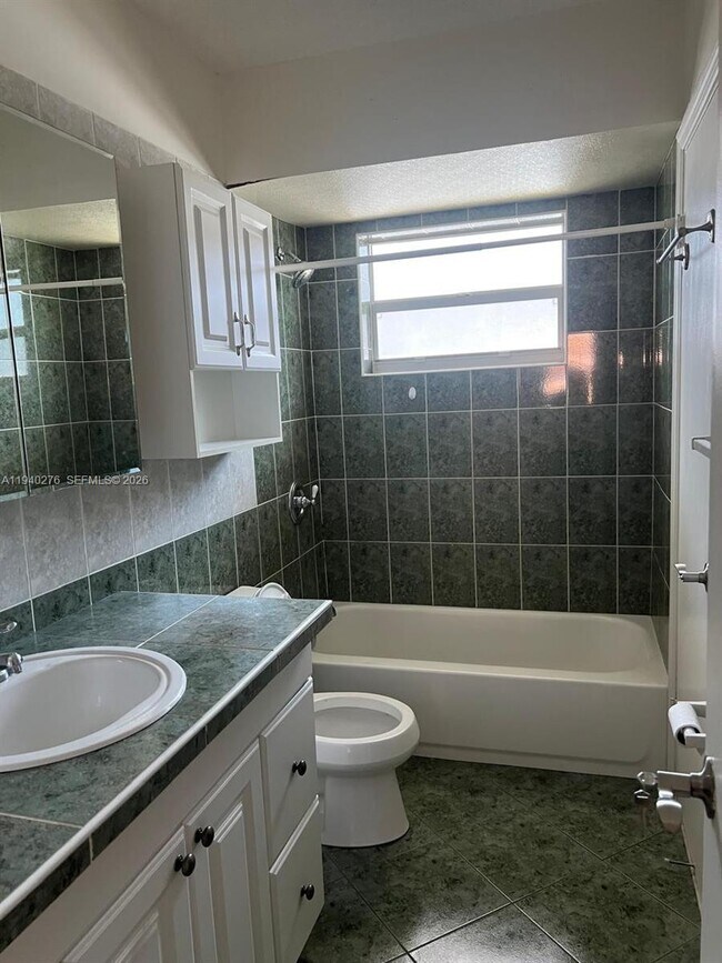 Foto del edificio - 5181 W Oakland Park Blvd