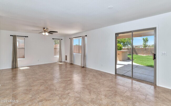Foto del edificio - 3617 E Potter Dr