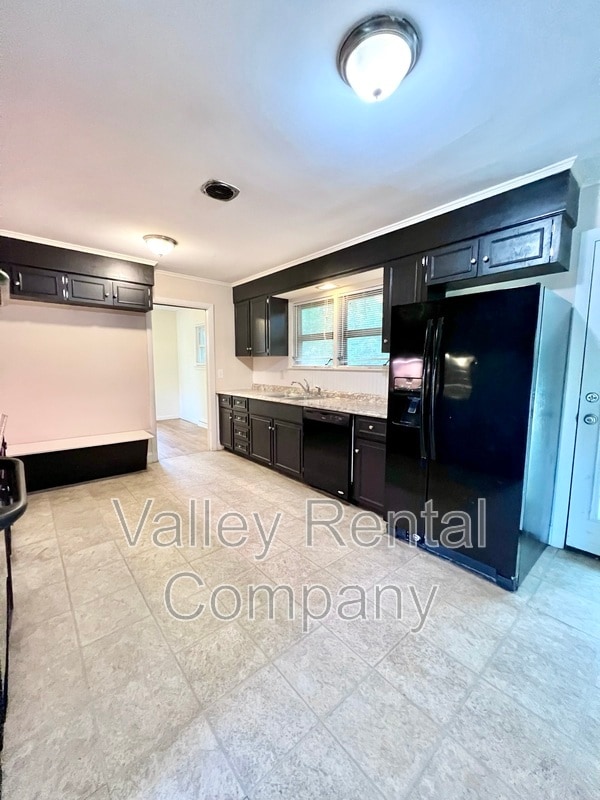Building Photo - 124 Rocky Hill Rd