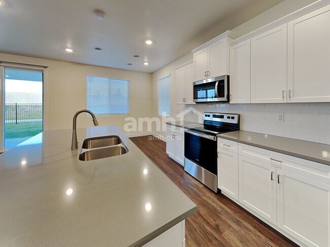 Building Photo - 4036 S Slate Creek Ave