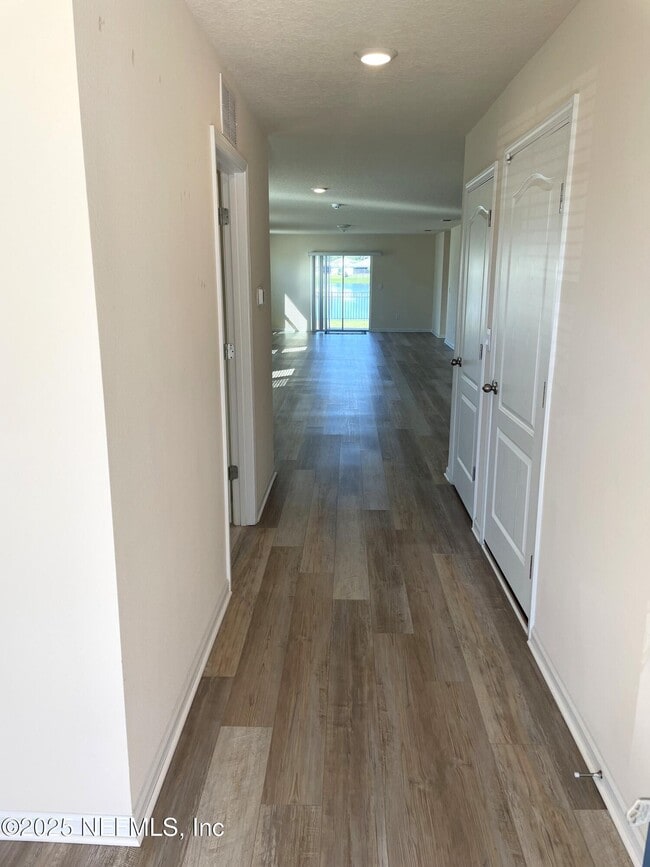 Building Photo - 272 Jarama Cir