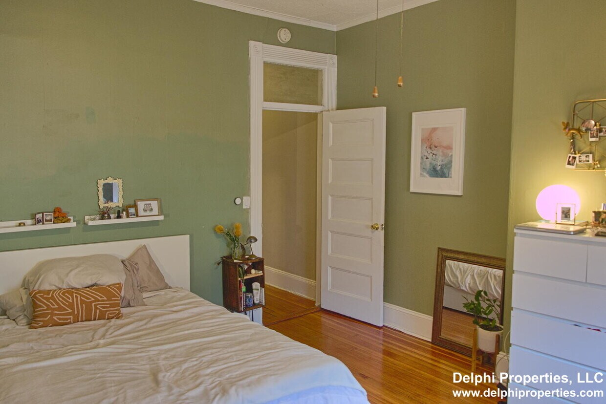 Primary Photo - 30 Peterborough St