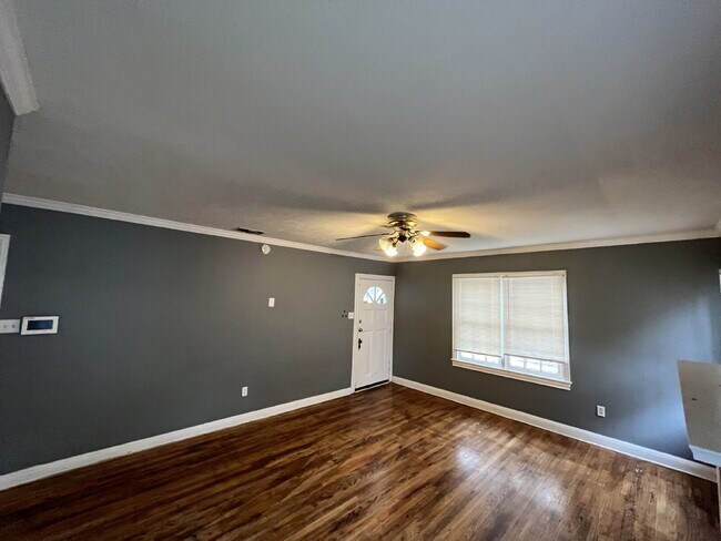 Foto del edificio - 2 Bed, Charm and All Bills Paid!
