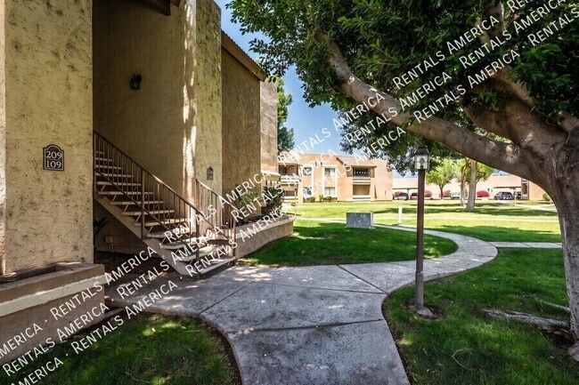 Foto del edificio - 2146 W Isabella Ave