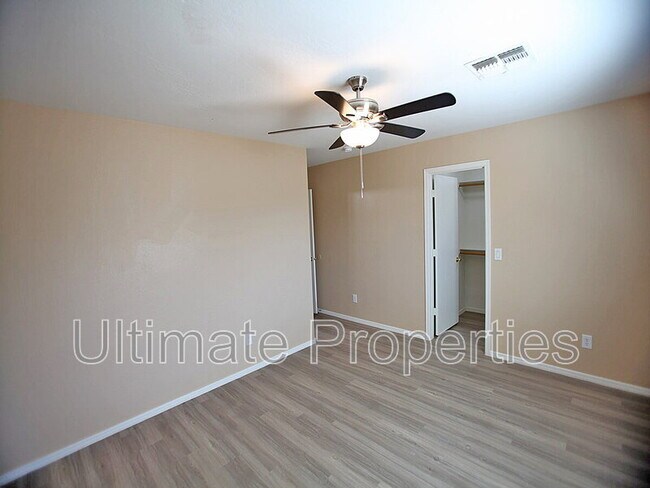Foto del edificio - 24991 W Dove Ridge