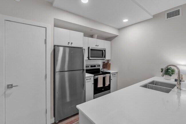 Photo du bâtiment - 939 Chancellor Drive