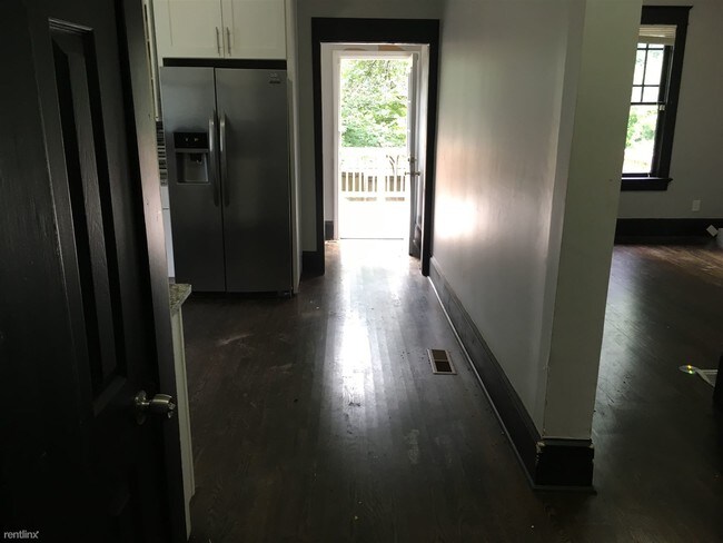 Building Photo - 836 Dill Ave SW