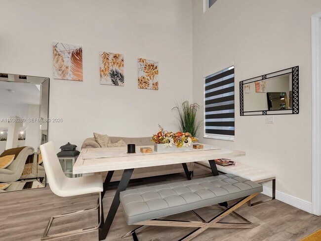 Foto del edificio - 13564 NW 7th St