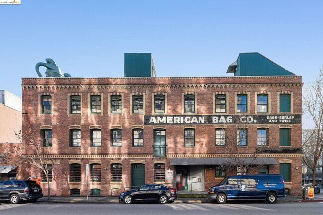Building Photo - 299 3rd St