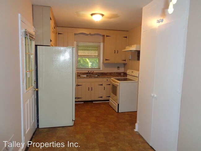 Building Photo - 608 W Cama St