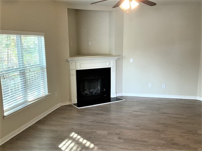 Building Photo - 4263 Sir Dixon Dr