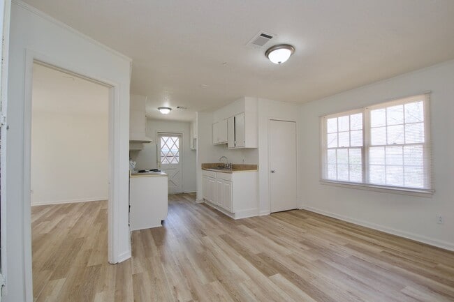 Foto del edificio - Charming 3-Bedroom Home Near Downtown Opelika