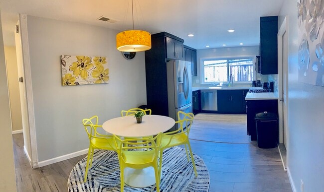 Foto del edificio - 1798 Starlite Dr