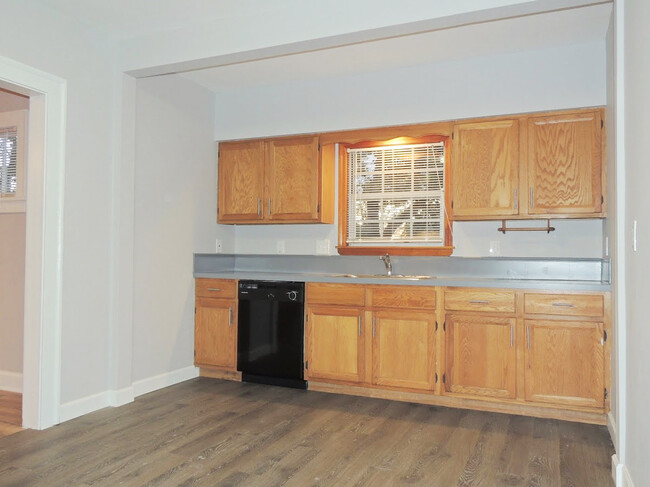 Foto del edificio - Newly & Amazingly Rehabbed 3 Bed - 1 Bath ...