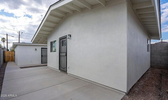 Foto del edificio - 9439 N 11th Ave