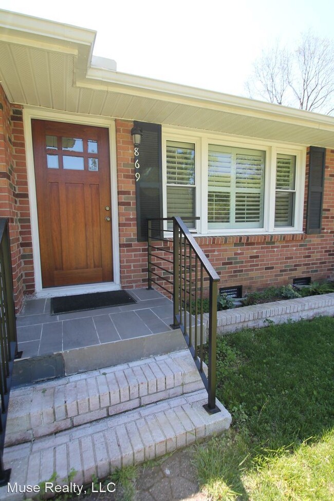 Building Photo - 3 br, 1.5 bath House - 869 Susan Circle