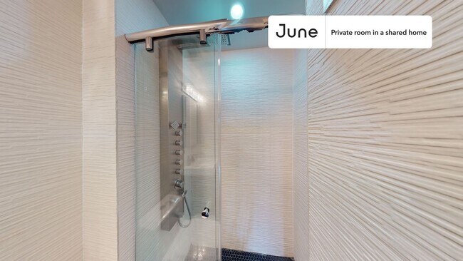Building Photo - Room in Shared 3 bed/2 bath home in East Village