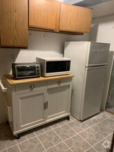 Building Photo - 10472 Valley Forge Ln N