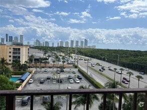 Building Photo - 2903 N Miami Beach Blvd