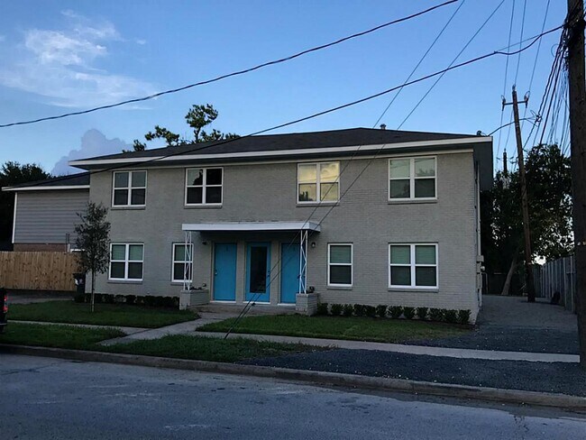 Building Photo - 5005 Tierwester st