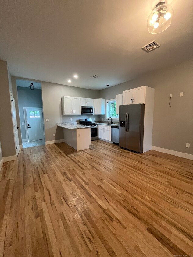Foto principal - 115 Belden St