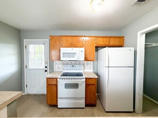 Building Photo - 5701 Allstar Ct