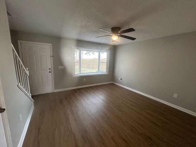 Foto del edificio - West Columbia Townhome in Stratford Place