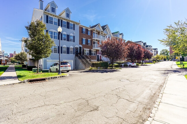 Building Photo - 234 Matthews Dr