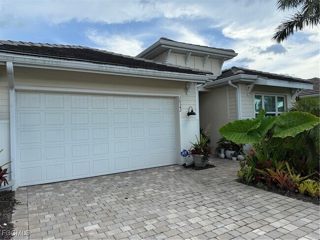 Foto del edificio - 16542 Crescent Beach Way