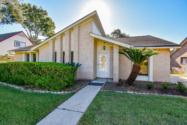 Building Photo - 2835 Pepperwood Dr