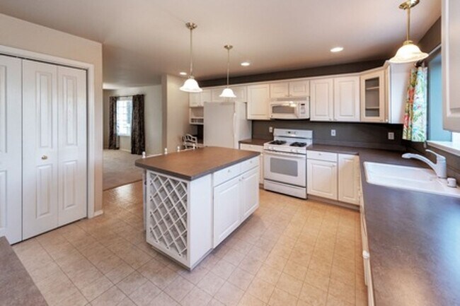 Building Photo - 5423 Cape Seville Drive