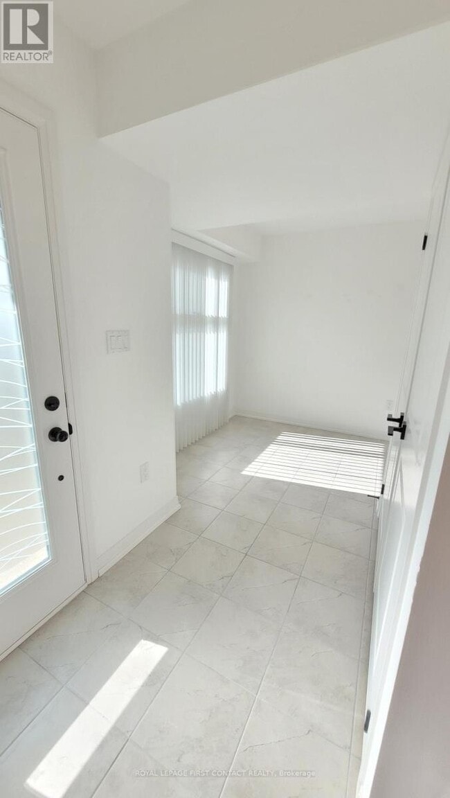 Photo du bâtiment - 31 Fairlane Ave